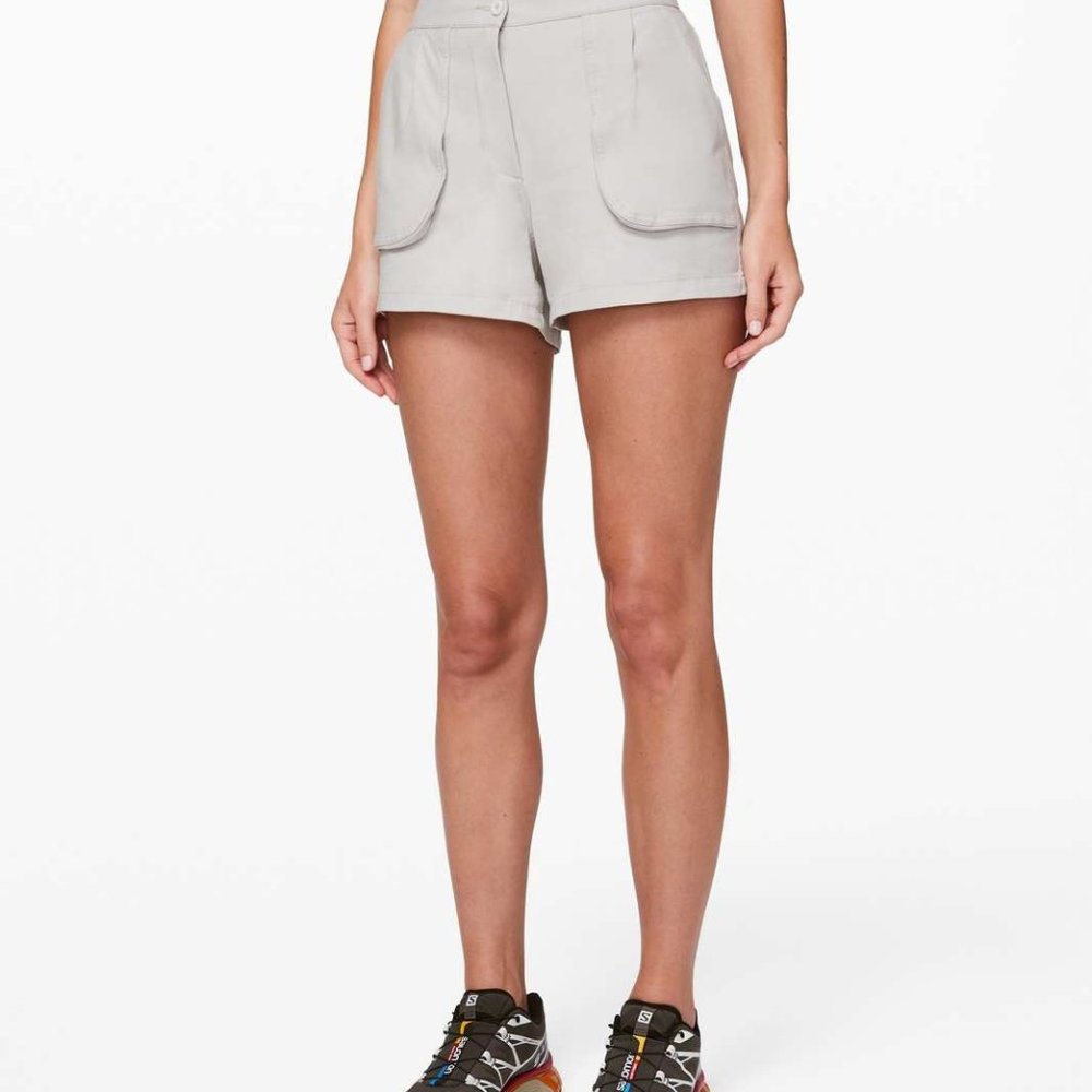 NWT Lululemon This Instant Short 3.5 Size 6 Color Silverstone